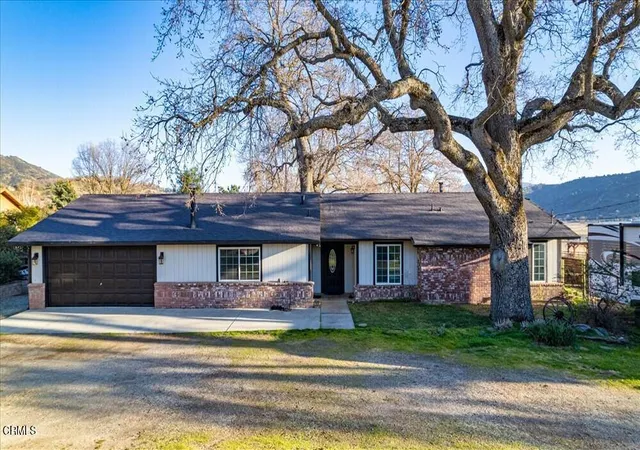 Photo 3 of Single family home for sale at 28050 Black Gold Way, Tehachapi, CA 93561 | MLS# V1-37485 | Listing updated on 2026-10-01