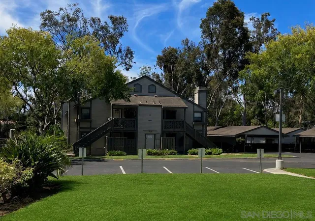 Homes for sale in Vista, CA | 1953 Wellington Ln #4, Vista, CA 92081 | MLS# 260016701SD