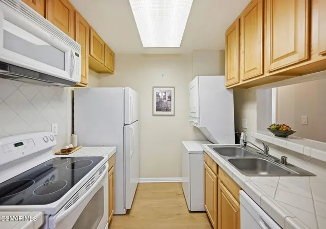 4th image of 4900 Overland Ave, Culver, CA 90230