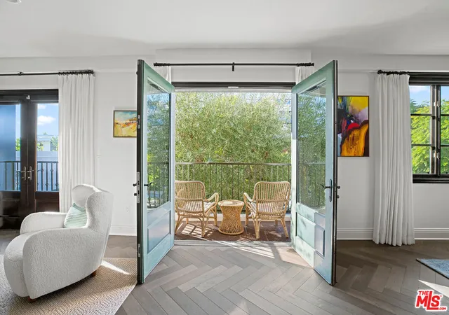 Photo 3 of Condo for sale at 718 N Croft Ave #201, Los Angeles, CA 90069 | MLS# 26856993 | Listing updated on 2026-09-30