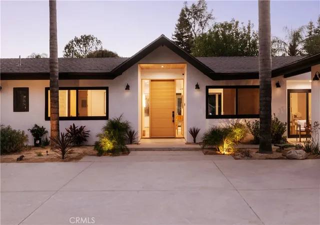 Photo 3 of Sale Pending at 5313 Crebs Ave, Tarzana, CA 91356 | MLS# SR26140078 | Listing updated on 2026-10-02