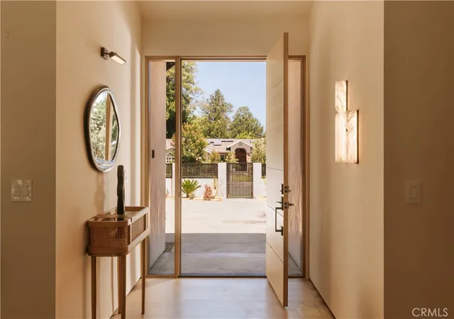 Photo 3 of Sale Pending at 5313 Crebs Ave, Tarzana, CA 91356 | MLS# SR26140078 | Listing updated on 2026-10-02