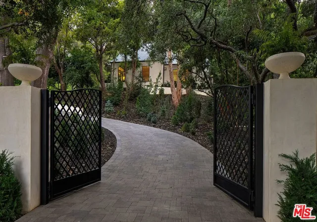 Photo 3 of Single family home for sale at 943 Moraga Dr, Los Angeles, CA 90049 | MLS# 26857753 | Listing updated on 2026-10-08