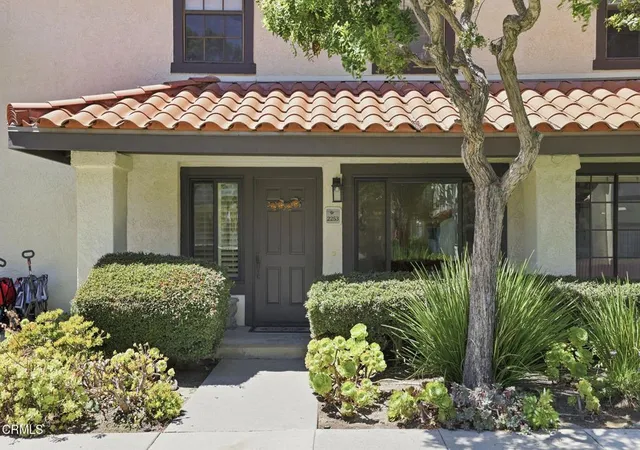 Photo 4 of Condo for sale at 2253 Martinique Ln, Oxnard, CA 93035 | MLS# V1-37488 | Listing updated on 2026-09-30