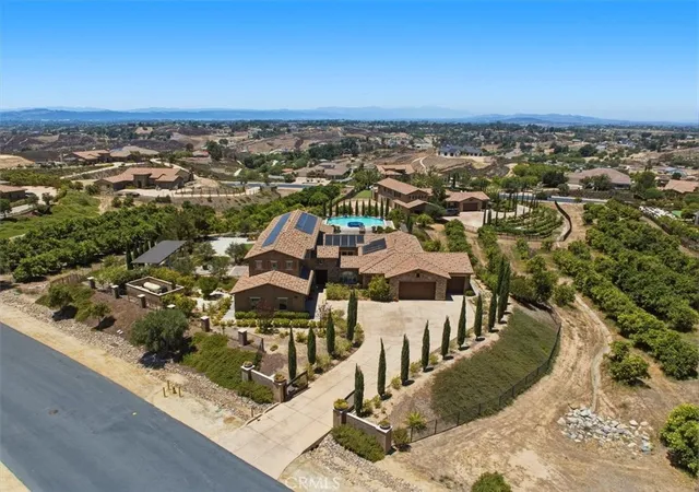 Photo 4 of Single family home for sale at 41987 Arbor Glen, Temecula, CA 92592 | MLS# SW26144854 | Listing updated on 2026-09-28