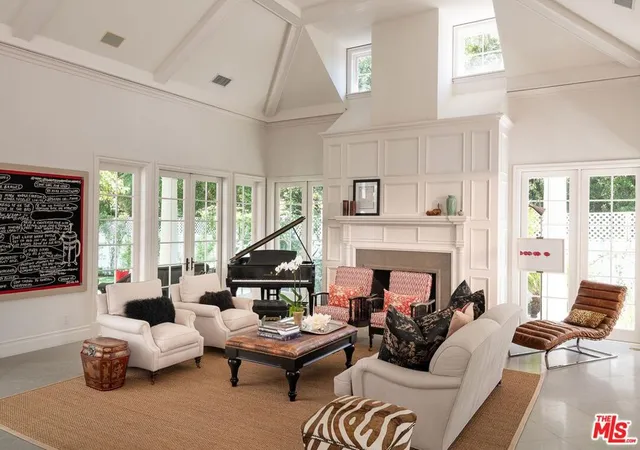 Photo 2 of Mansion for sale at 17417 Rancho St, Encino, CA 91316 | MLS# 26853741 | Listing updated on 2026-10-06