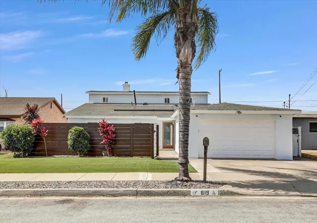 Homes for sale in Imperial Beach, CA | 819 Iris Ave, Imperial Beach, CA 91932 | MLS# NDP2606550