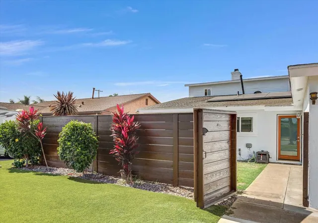 Homes for sale in Imperial Beach, CA | 819 Iris Ave, Imperial Beach, CA 91932 | MLS# NDP2606550