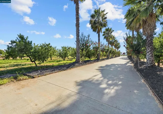 Photo 2 of Mansion for sale at 12732 N West Ln, Lodi, CA 95240 | MLS# 41141022 | Listing updated on 2026-10-01