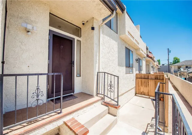 Listing Photo 4 - Condo for sale in building located at 6042 Temple City, Temple City, CA 91780 - Unit #A