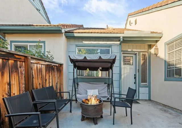 4th image of 422 Devonshire Gln, Escondido, CA 92027 | MLS# 260016741SD
