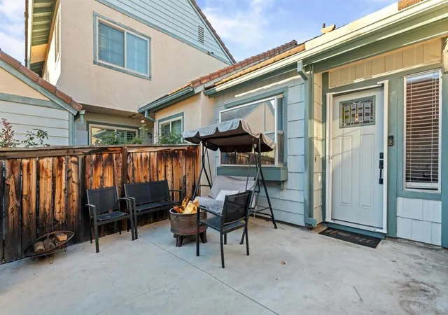 5th image of 422 Devonshire Gln, Escondido, CA 92027 | MLS# 260016741SD