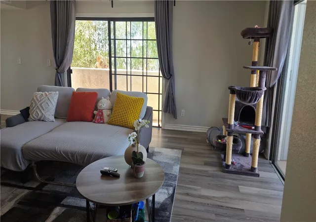 Listing Photo 1 - Condo for sale in building located at 2309 E 17th, Long Beach, CA 90804 - Unit #202