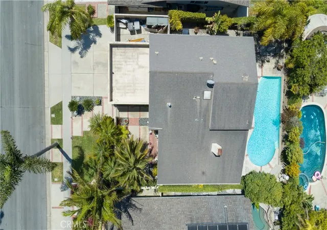 Photo 4 of Single family home for sale at 16591 Wanderer Ln, Huntington Beach, CA 92649 | MLS# OC26078275 | Listing updated on 2026-09-18