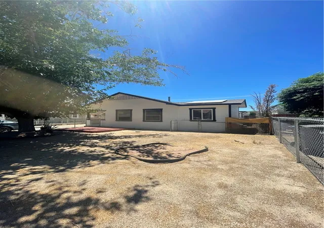 3rd image of 44627 Beech Ave, Lancaster, CA 93534 | MLS# WS26149785