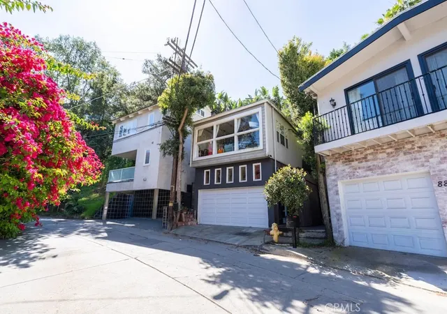 Photo 3 of Single family home for sale at 8869 Lookout Mountain Ave, Los Angeles, CA 90046 | MLS# SR26149537 | Listing updated on 2026-09-10