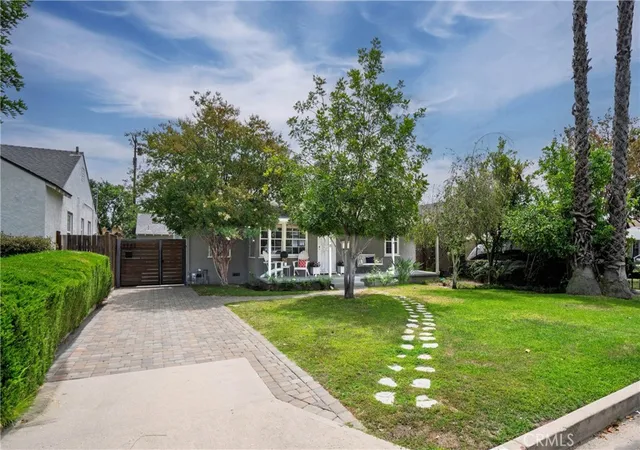 Photo 2 of Single family home for sale at 5938 Simpson Ave, Valley Village, CA 91607 | MLS# SR26149538 | Listing updated on 2026-09-29
