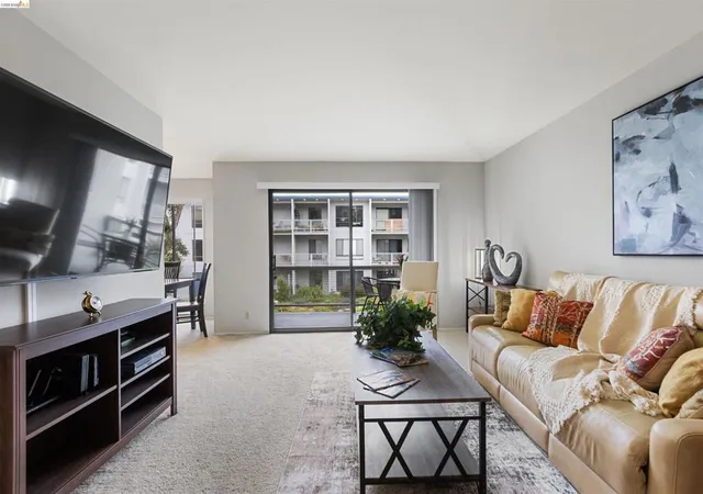 1st image of 8 Captain Dr #E356, Emeryville, CA 94608 | MLS# 41141057