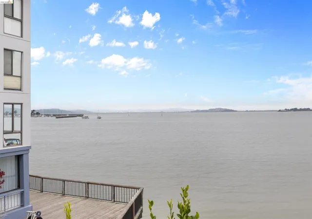 4th image of 8 Captain Dr #E356, Emeryville, CA 94608 | MLS# 41141057