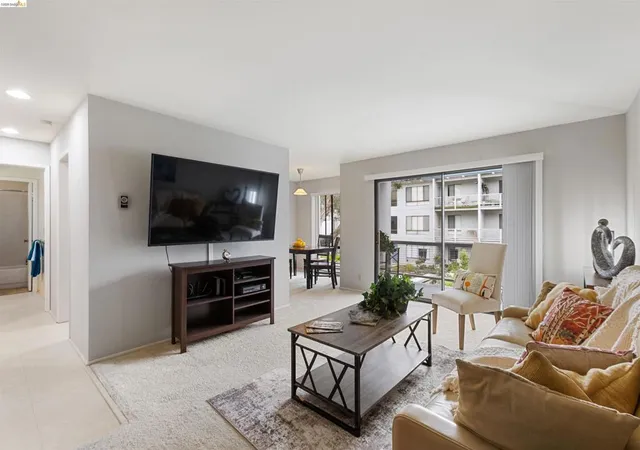 5th image of 8 Captain Dr #E356, Emeryville, CA 94608 | MLS# 41141057