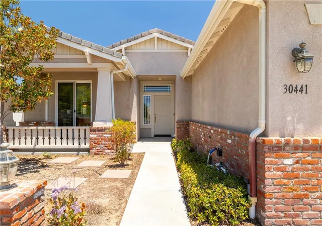 Photo 3 of Sale Pending at 30441 Franciscan Cir, Murrieta, CA 92563 | MLS# SW26149043 | Listing updated on 2026-09-25
