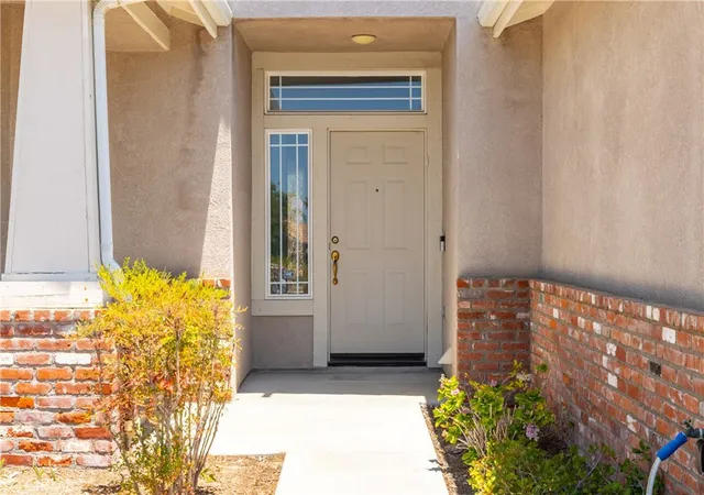 Photo 3 of Sale Pending at 30441 Franciscan Cir, Murrieta, CA 92563 | MLS# SW26149043 | Listing updated on 2026-09-25