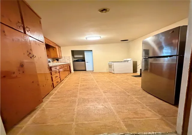 5th image of 44423 3Rd E, Lancaster, CA 93535 | MLS# SR26148306