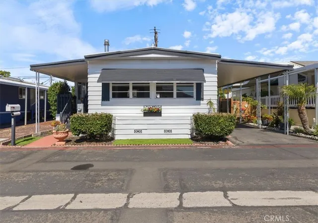Photo 2 of Manufactured home for sale at 16444 Bolsa Chica #26, Huntington Beach, CA 92649 | MLS# IG26149765 | Listing updated on 2026-10-08