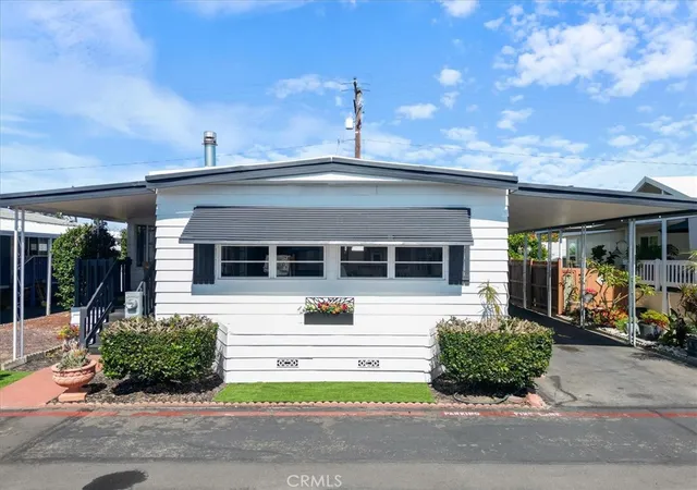 Photo 4 of Manufactured home for sale at 16444 Bolsa Chica #26, Huntington Beach, CA 92649 | MLS# IG26149765 | Listing updated on 2026-10-08