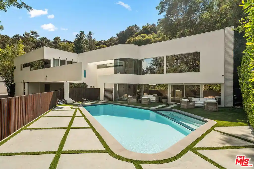 Photo 1 of Single family home for sale at 2557 Greenvalley Rd, Los Angeles, CA 90046 | MLS# 26855401 | Listing updated on 2026-08-26