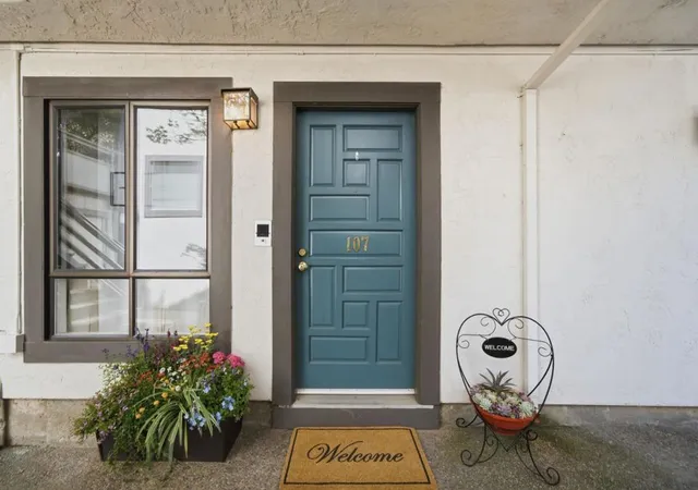 Homes for sale in Belmont, CA | 2411 Carlmont Dr #107, Belmont, CA 94002 | MLS# ML82053715