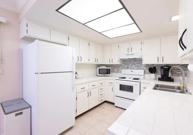 Photo 3 of Condo for sale at 5301 E Waverly Dr #222, Palm Springs, CA 92264 | MLS# 219150102DA | Listing updated on 2026-09-24