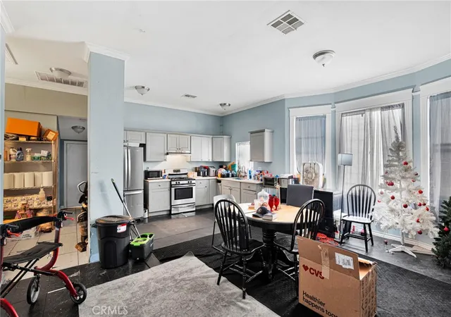 Photo 4 of Sale Pending at 1076 West 5th St, San Bernardino, CA 92411 | MLS# IV26150011 | Listing updated on 2026-09-25