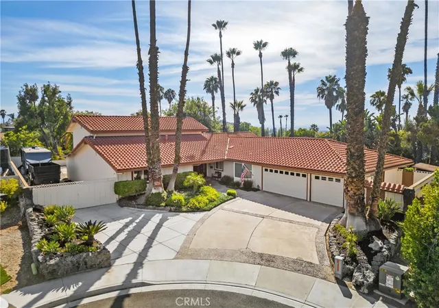 Photo 3 of Single family home for sale at 6125 Clarendon Ct, Riverside, CA 92506 | MLS# IV26149825 | Listing updated on 2026-09-11
