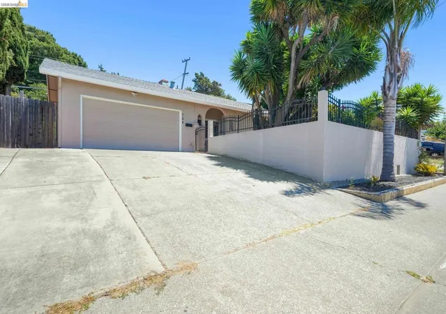 Homes for sale in Vallejo, CA | 724 Lockwood Dr, Vallejo, CA 94547 | MLS# 41141084