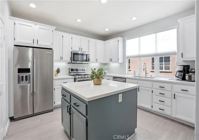 Listing Photo 2 - Condo for sale in building located at 4428 Owens St, Corona, CA 92883 - Unit #103
