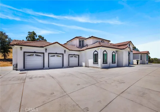 Photo 3 of Single family home for sale at 39625 County Line, Yucaipa, CA 92399 | MLS# IG26148226 | Listing updated on 2026-09-24
