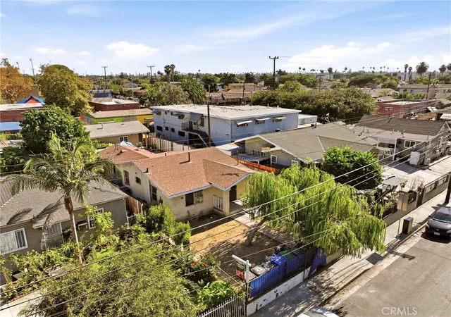 Photo 2 of Sale Pending at 652 West 87th, Los Angeles, CA 90044 | MLS# DW26148762 | Listing updated on 2026-09-23