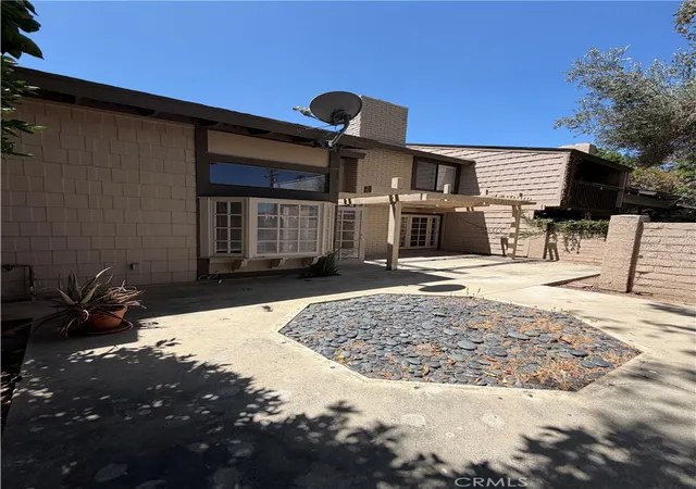 2nd image of 2624 N Tustin Ave, Santa Ana, CA 92705