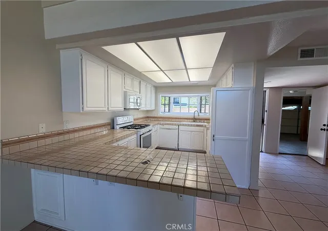4th image of 2624 N Tustin Ave, Santa Ana, CA 92705