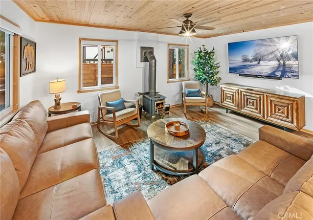 Photo 4 of Single family home for sale at 39023 Waterview, Big Bear Lake, CA 92315 | MLS# OC26149666 | Listing updated on 2026-07-10