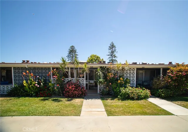 3rd image of 13751 St Andrews Dr, M1-34I, Seal Beach, CA 90740 | MLS# PW26146725