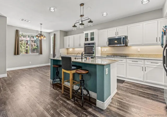 Photo 3 of Single family home for sale at 33544 Bellflower Pl, Murrieta, CA 92563 | MLS# 260016818SD | Listing updated on 2026-09-04