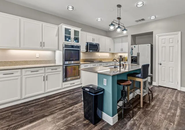 Photo 4 of Single family home for sale at 33544 Bellflower Pl, Murrieta, CA 92563 | MLS# 260016818SD | Listing updated on 2026-09-04