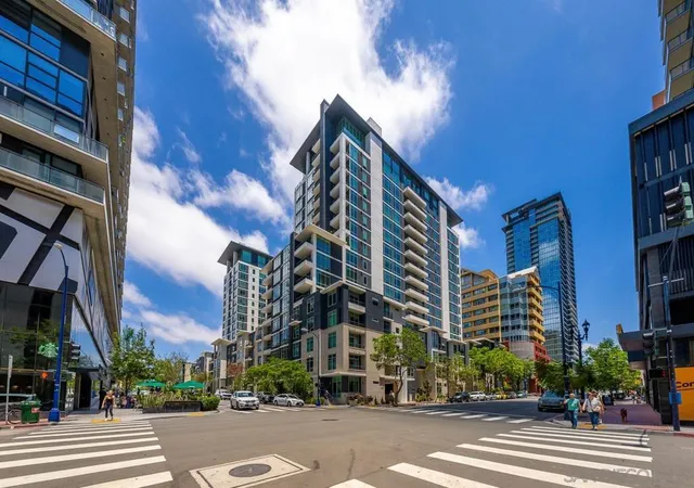 Photo 3 of Sale Pending at 425 W Beech #1358, San Diego, CA 92101 | MLS# 260016825SD | Listing updated on 2026-09-16