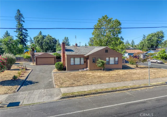 Photo 1 of Single family home for sale at 295 Clearlake Ave, Lakeport, CA 95453 | MLS# LC26148484 | Listing updated on 2026-09-29