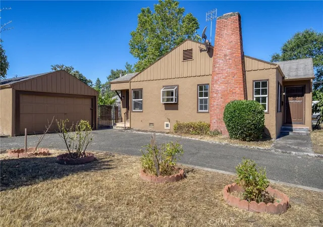 Photo 2 of Single family home for sale at 295 Clearlake Ave, Lakeport, CA 95453 | MLS# LC26148484 | Listing updated on 2026-09-29