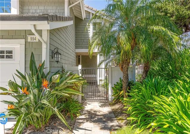 Photo 3 of Townhouse for sale at 554 S Indian, Anaheim, CA 92807 | MLS# SW26149903 | Listing updated on 2026-09-24