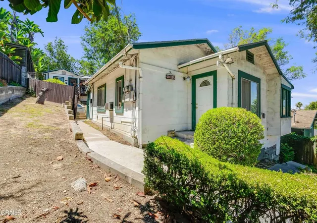 Photo 1 of Sale Pending at 4012 Clayton Ave W, Los Angeles, CA 90027 | MLS# P1-27947 | Listing updated on 2026-08-04