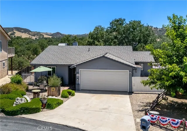 Homes for sale in Paso Robles, CA | 1958 Green Brook Ln, Paso Robles, CA 93446 | MLS# SC26149479